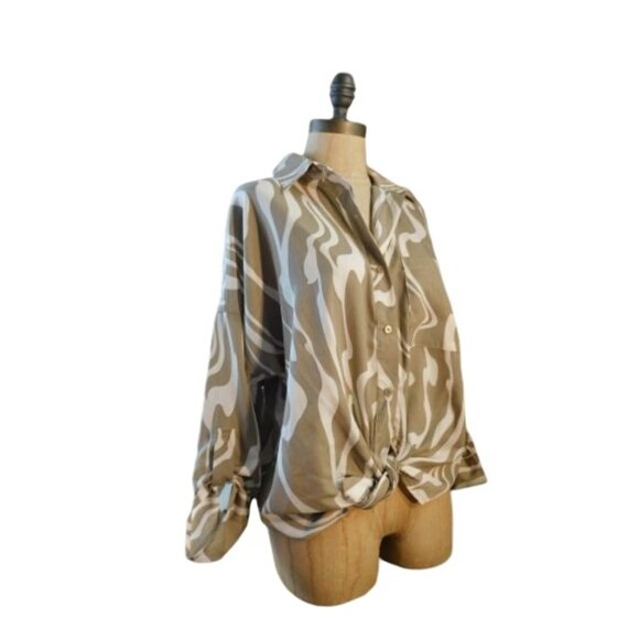 Gilli Size S Small Tie Front 3/4 Long Sleeve Button Front Blouse Top NWT - Picture 2 of 3